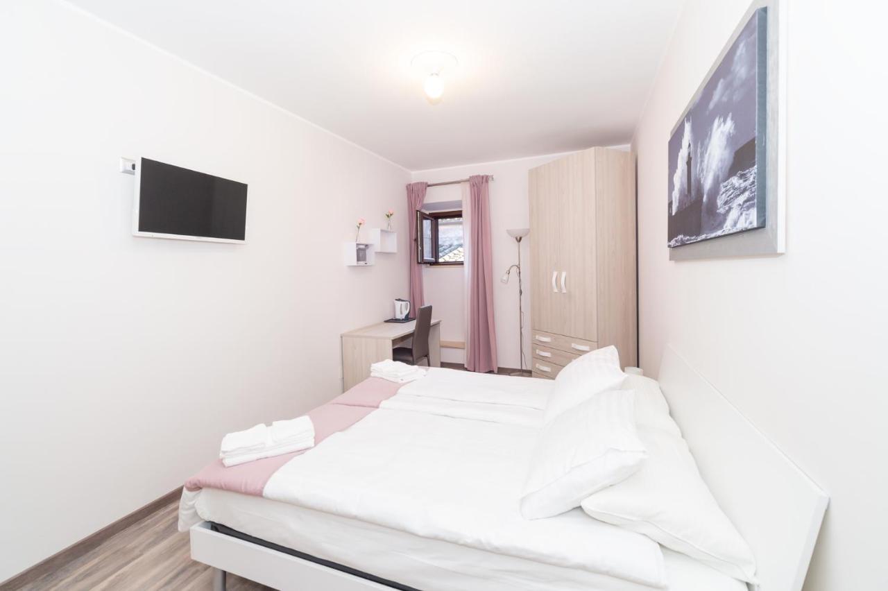 Apartamento La Dimora Nel Borgo Vitorchiano Exterior foto
