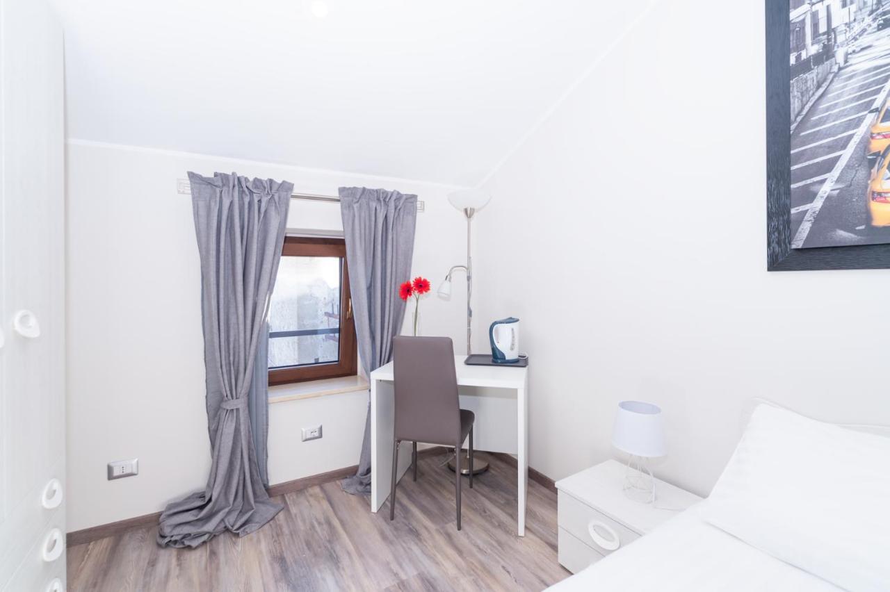 Apartamento La Dimora Nel Borgo Vitorchiano Exterior foto